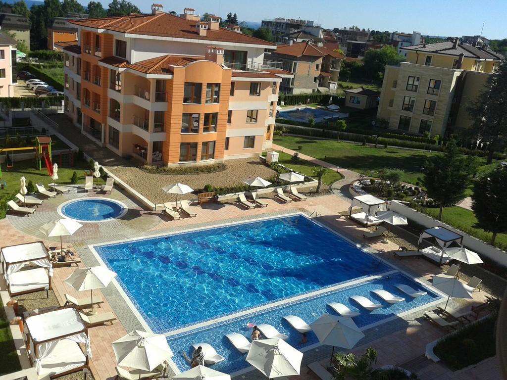 Apartment In St. Constantine And Helena Saints Constantine and Helena Exterior foto