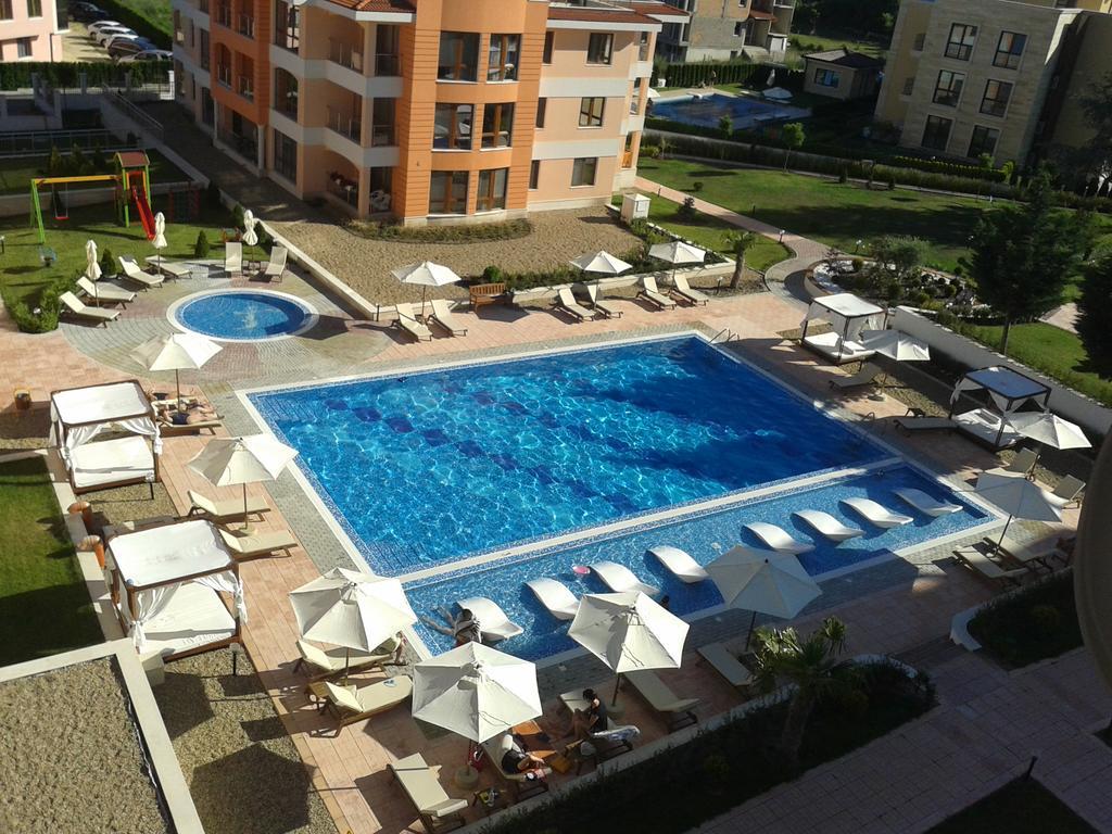 Apartment In St. Constantine And Helena Saints Constantine and Helena Exterior foto
