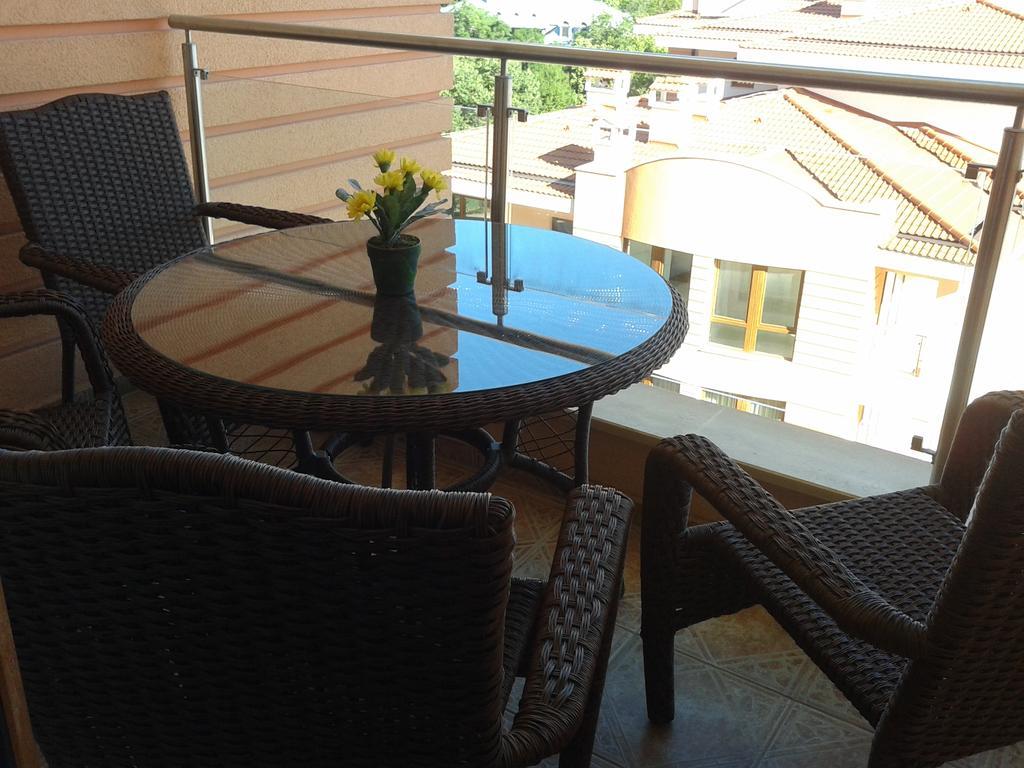 Apartment In St. Constantine And Helena Saints Constantine and Helena Exterior foto
